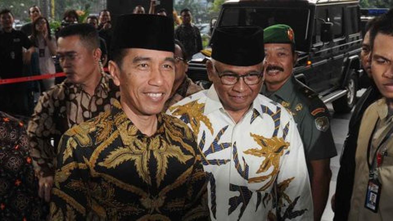 Jokowi sebut masalah ekonomi lebih penting ketimbang reshuffle