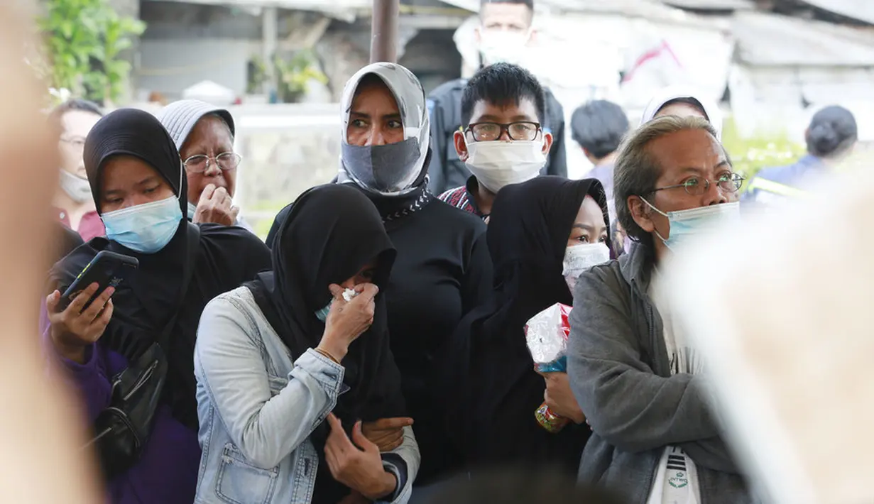 Suasana Pemakaman Urip Arphan (KapanLagi.com/Muhammad Akrom Sukarya)