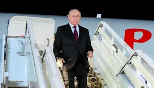 Kepada Presiden Iran, Putin Janji Bantu Akhiri Perang
