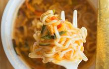 Sering Makan Mie Instan Tiap Hari? Awas 7 Bahaya ini Mengintai