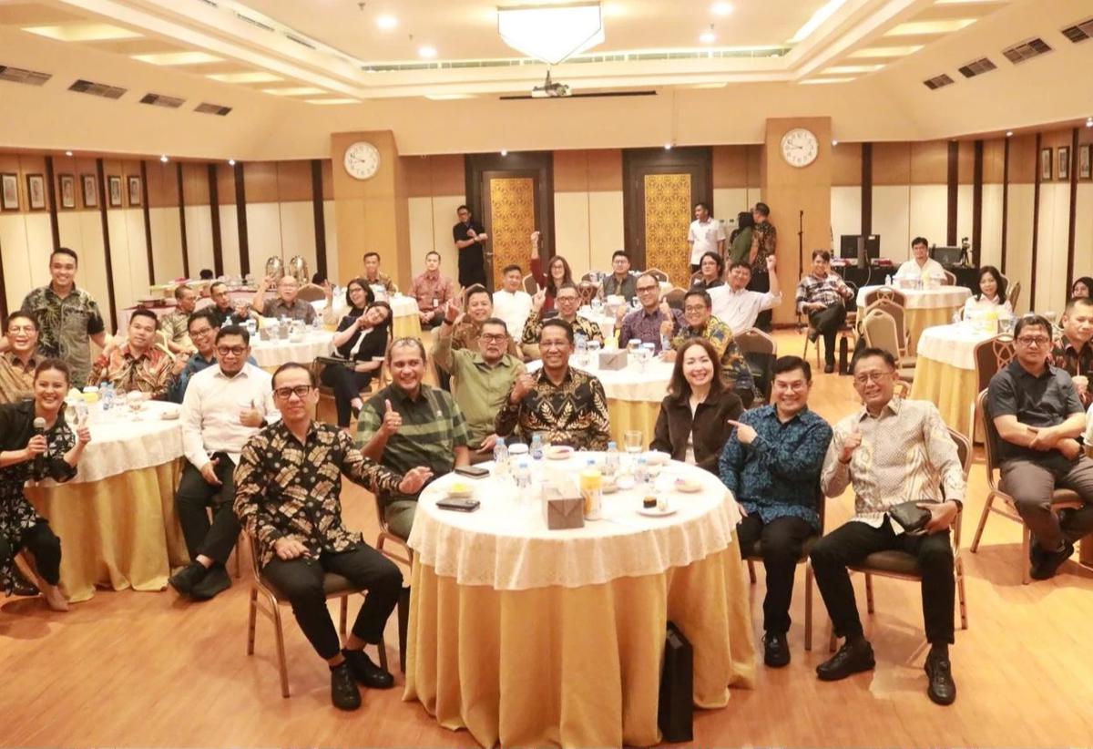 Menteri Hukum Supratman Andi Agtas bersama para pemred