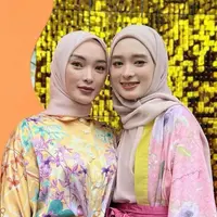 Inara Rusli dan Zaskia Gotik. [@mommy_starla]