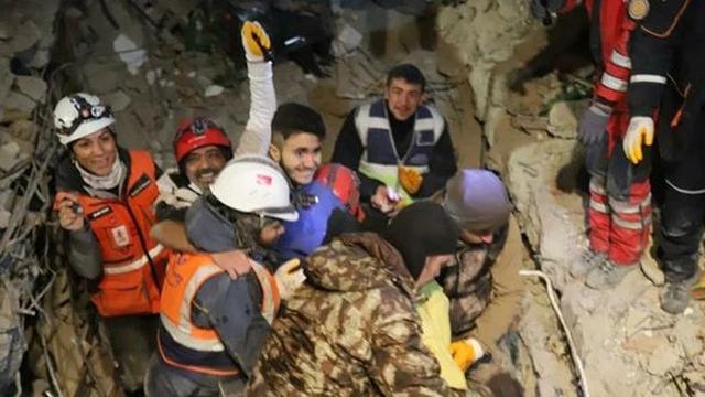 Minum Air Kencing Untuk Bertahan, Remaja Korban Gempa Turki Ini Terperangkap 94 Jam