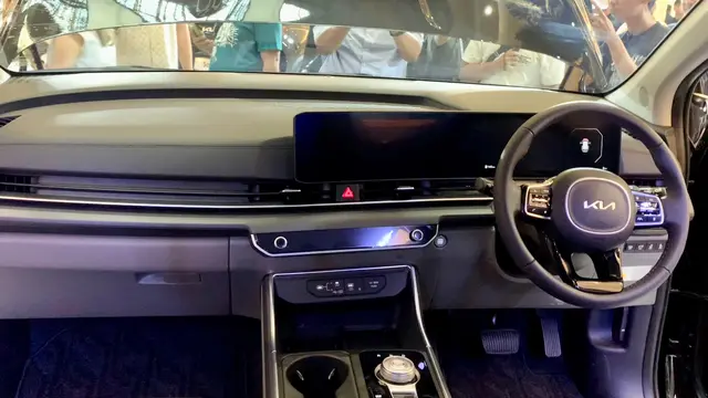 The New Kia Carnival