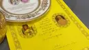 Lalu ada buku berwarna kuning yang merupakan buku silsilah kerajaan. [Foto: TikTok/yourgoodbyevideo]