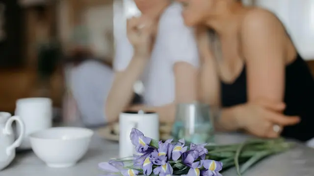 Hormati Kesibukan Satu Sama Lain