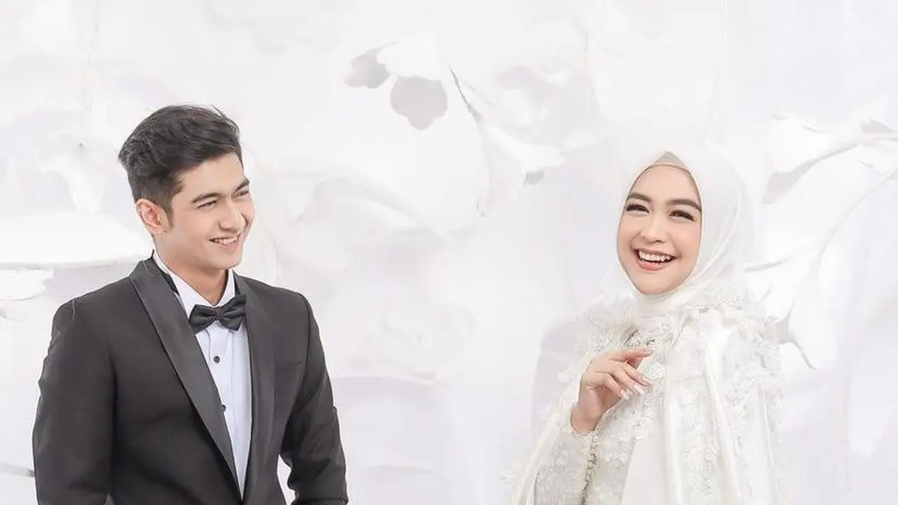 7 Potret Ria Ricis Bergaun Putih di Foto Prewedding, Cantik Paripurna Pancarkan Aura Calon Pengantin