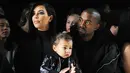 Sementara itu masih belum bisa diketahui bagaimana wajah anak ketiga Kim Kardashian. (billboard.com)