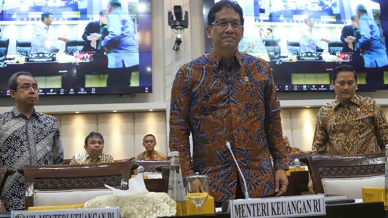 Menkeu Purbaya Sampaikan Laporan Anggaran ke Prabowo Usai Rapat Komisi XI