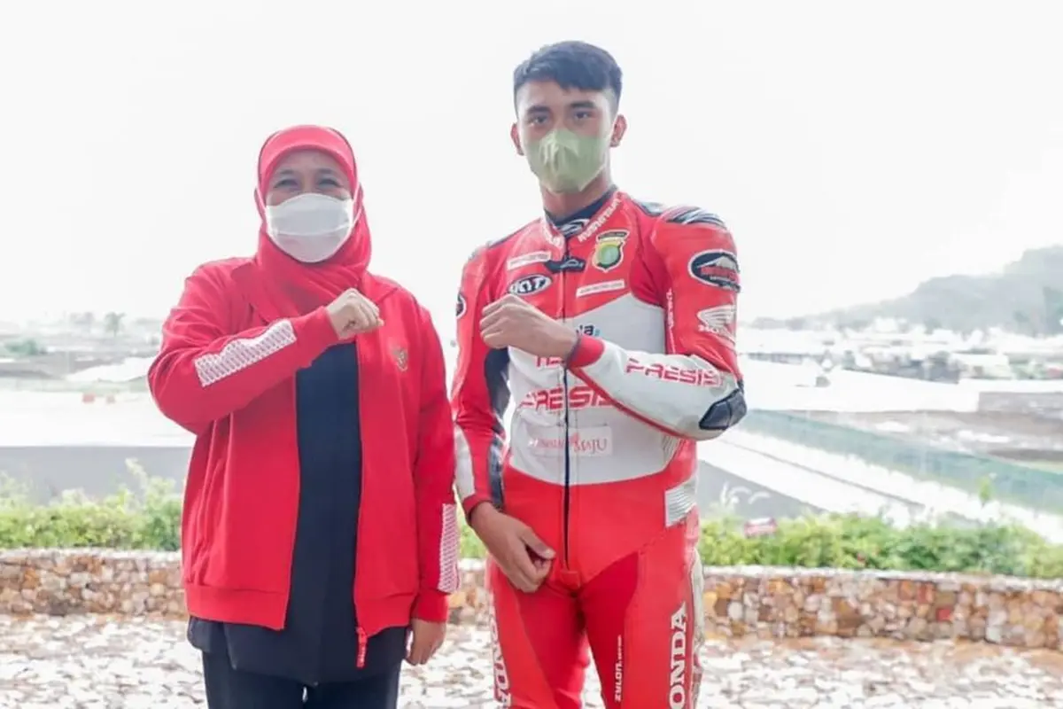 Gubernur Khofifah riders asal Magetan Mario Suryo Aji yang akan bertanding dalam ajang Moto3 mewakili Indonesia.