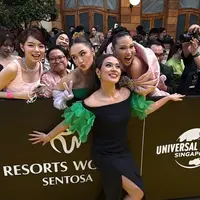 Raisa, Patricia Gouw, dan Caitlin Halderman Wakili Indonesia di Premier Wicked: For Good Singapura. [@raisa6690]