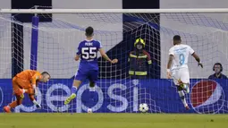 Bertandang ke Stadion Maksimir untuk menantang Dinamo Zagreb Aubameyang hampir saja membuat rekor andai saja golnya tidak dianulir akibat offside. (AP Photo/Darko Bandic)