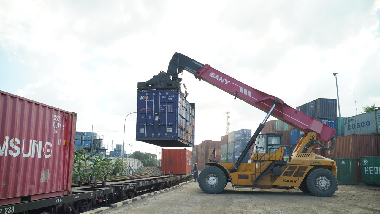 Angkutan KAI Logistik Diprediksi Meningkat hingga Lebaran 2026