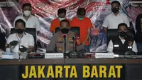 Polres Metro Jakarta Barat elah menangkap dua orang penyebar video syur mirip artis GL. (sumber foto: dokumentas Polres Metro Jakbar).
