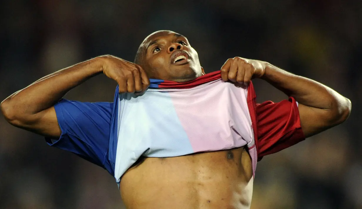 Samuel Eto'o memutuskan untuk meninggalkan Barcelona menuju Inter Milan setelah hubungan yang tegang dengan pelatih Pep Guardiola. Padahal pemain Kamerun tersebut sangat berpengaruh atas gelar Sextuple bersejarah Barcelona pada musim 2008/2009. (AFP/Lluis Gene)