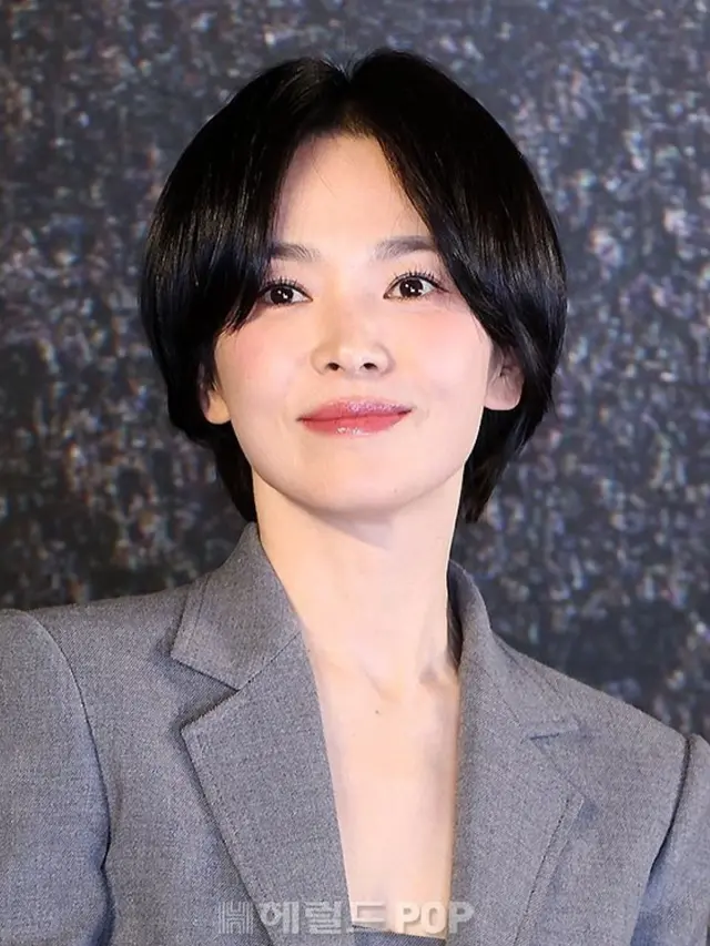 Song Hye Kyo Tampil Fresh dengan Rambut Bondol, Auranya Bak Remaja Penuh Pesona (credit: instagram.com/kyo1122).