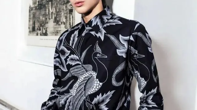 7 Pesona Eddy Meijer Anak Maudy Koesnaedi Jadi Model Kampanye Brand Lokal Kenamaan, Tampil Keren Pakai Kemeja Batik