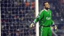 Kiper Liverpool, Diego Cavalieri, saat melawan Reading pada laga Liga Liga Inggris di Stadion Anfield, (13/1/2010). Kiper yang pernah bermain untuk Liverpool selama dua musim pada 2008-2010 itu memutuskan pindah ke Fluminese pada 2011. Dan di klub Brasil itulah Diego Cavalieri pernah kerja bersama dengan Ciro Alves. (AFP/Paul Ellis)
