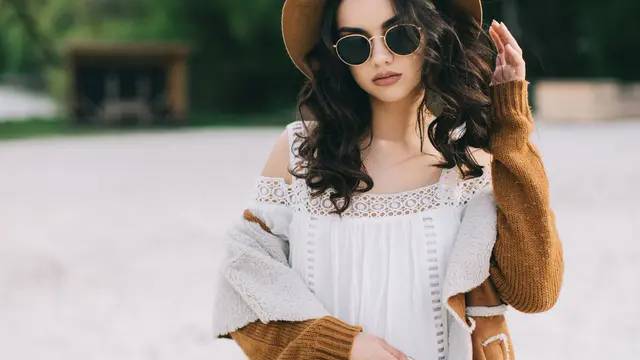 Gunakan Dress Cantik untuk Tampil Feminim