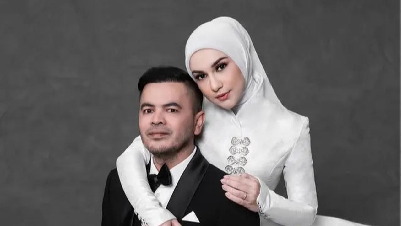 Photoshoot Irish Bella Bersama Keluarga