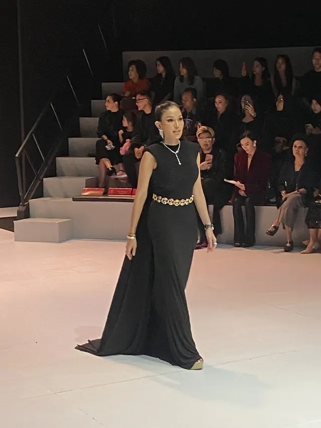 Adu Gaya Mewah Fuji An dan Nikita Mirzani Kenakan Perhiasan Lokal. [Fimela/Anisha Saktian]