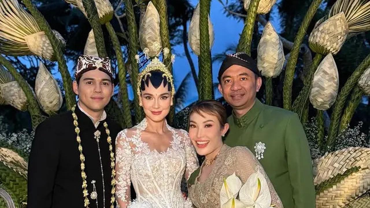 9 Gaya Elegan Para Selebritis Kenakan Wastra Nusantara saat Akad Nikah Luna Maya dan Maxime Bouttier, dari Ashanty-Cinta Laura