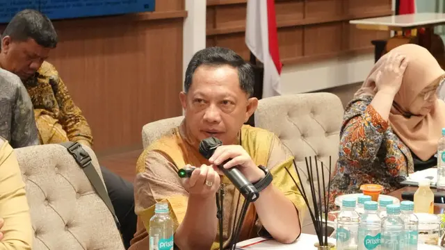 Mendagri Tito Karnavian menghadiri rapat bersama Menteri Perumahan dan Kawasan Permukiman (PKP) Maruarar Sirait di Kantor Kementerian PKP, Jakarta. (Istimewa)