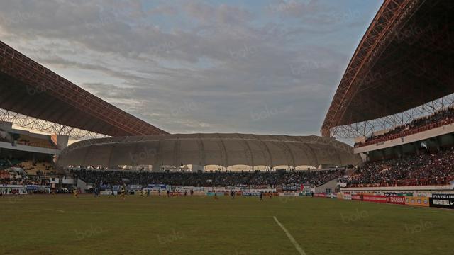 Arsitektur Lengkungan Mirip Wembley