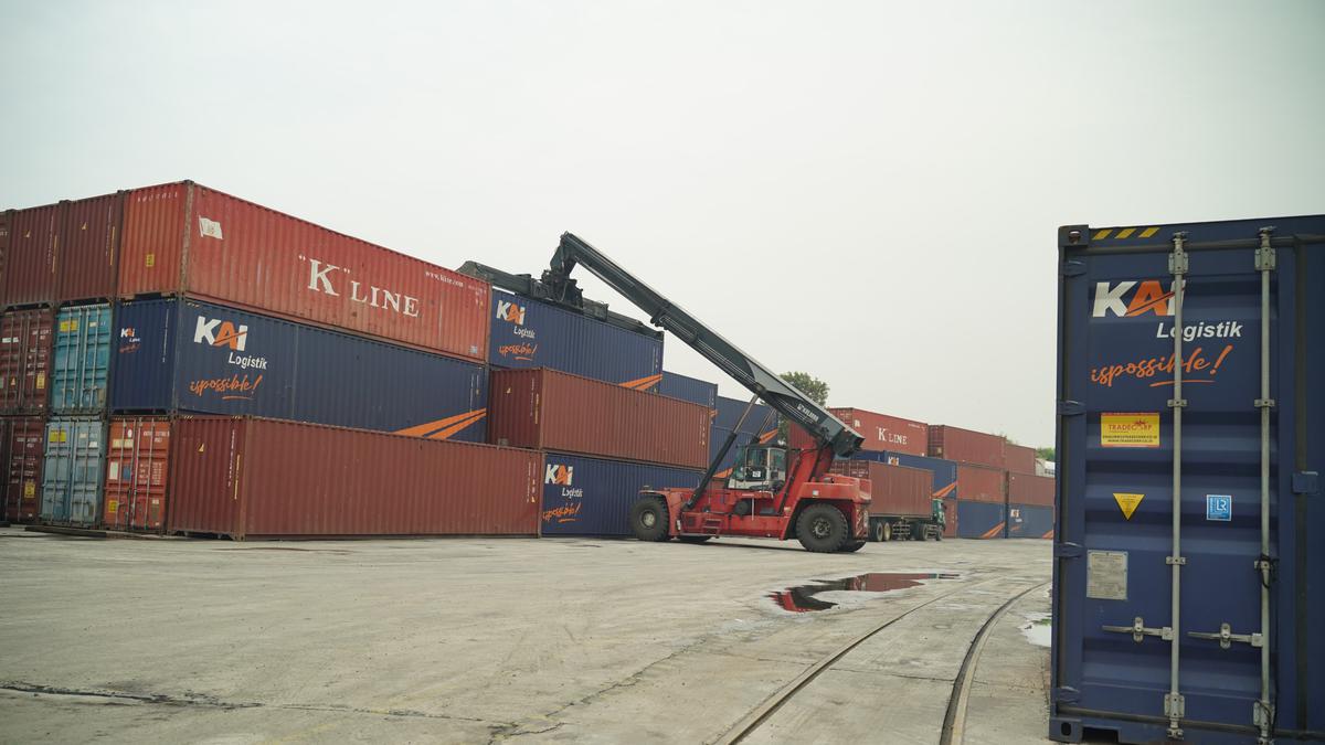 KAI Logistik Angkut 7,7 Juta Ton Barang per April 2025