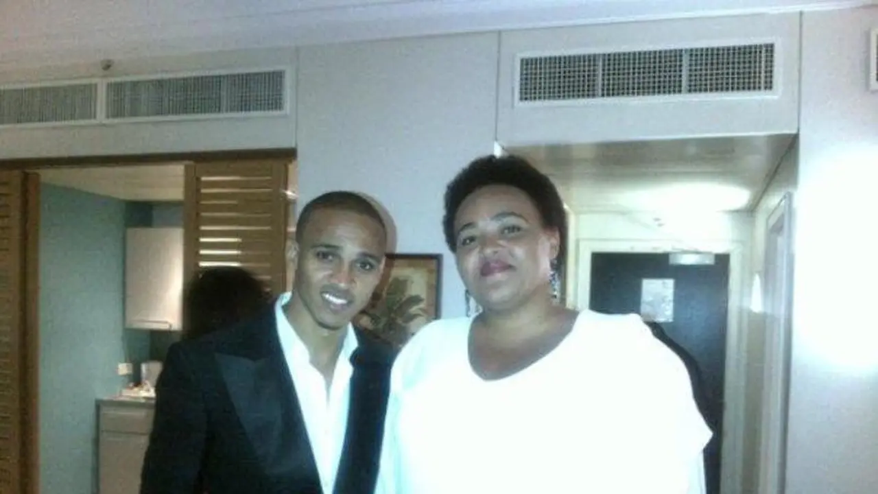 Odemwingie Bersama Kakaknya