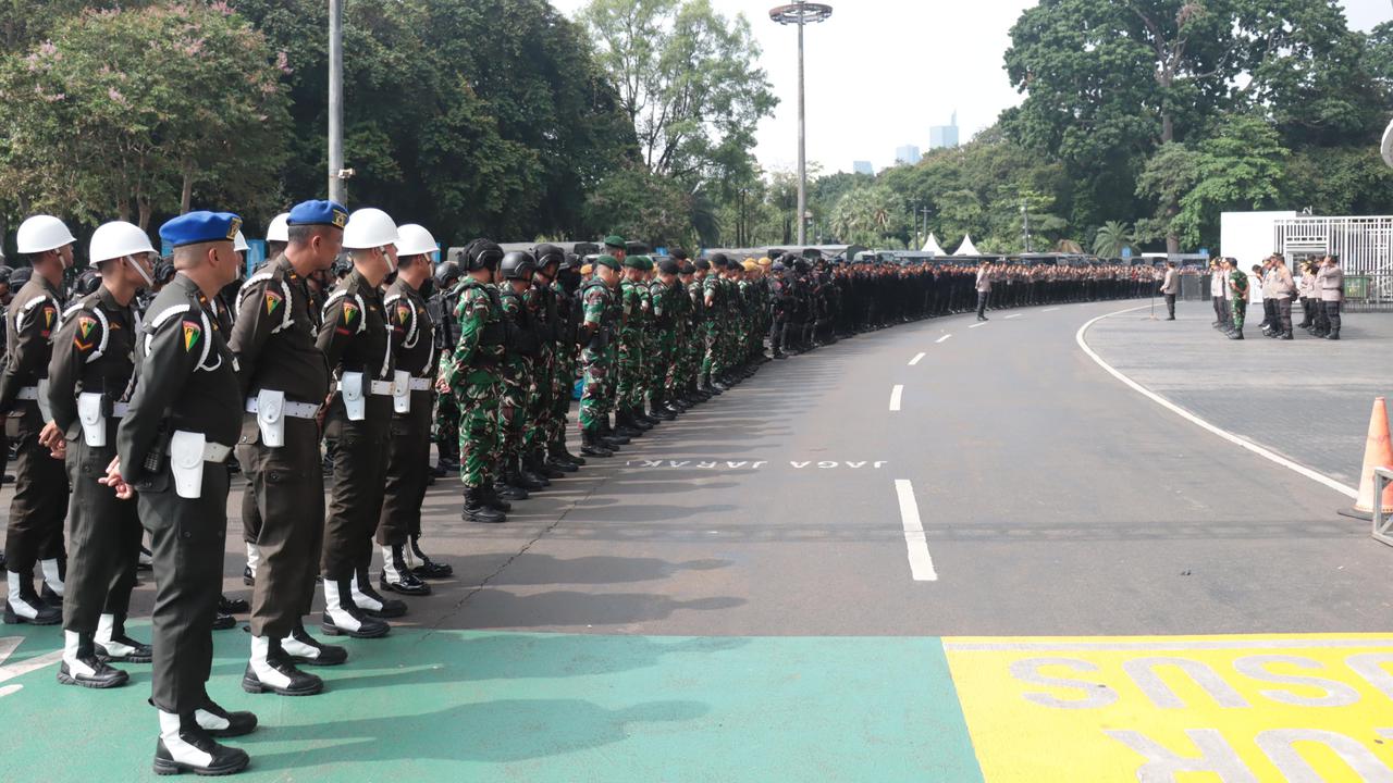 Ribuan Polisi dan TNI Disebar Kawal Indonesia vs Vietnam, Barang-Barang Ini Dilarang Keras Dibawa Suporter ke GBK