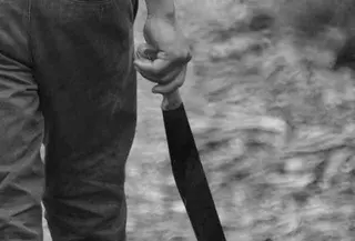 Hampir satu pekan menyelidiki kasus pembacokan terhadap Rio Chaerul Rozikin alias Gepeng (15) hingga tewas, polisi sudah menganton...