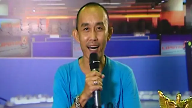 Adi Pengunjung Peserta Presenter di Indonesia Broadcaster Expo 2013.