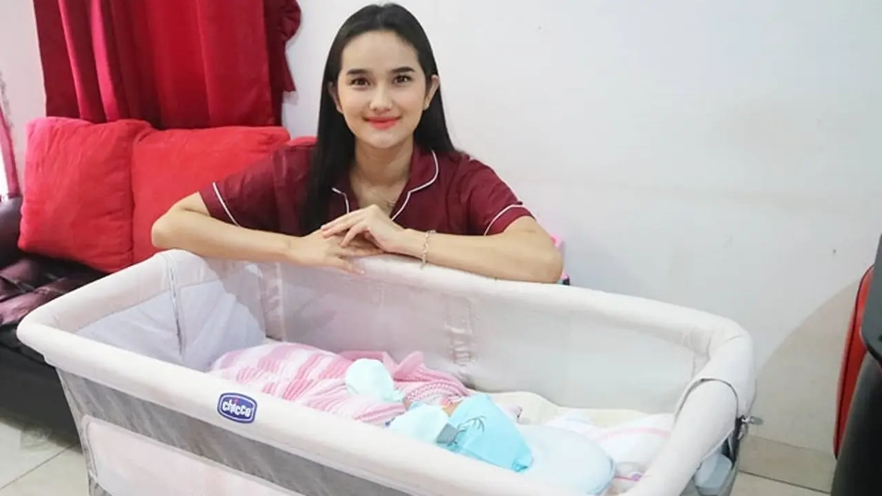 Sempat Tak Diekspos, Ini 6 Potret Gemas Anak Kedua Faby Marcelia