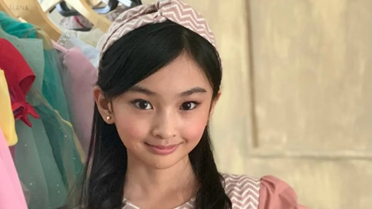 Michelle Hadip tampil di Jogja Fashion Week 2021