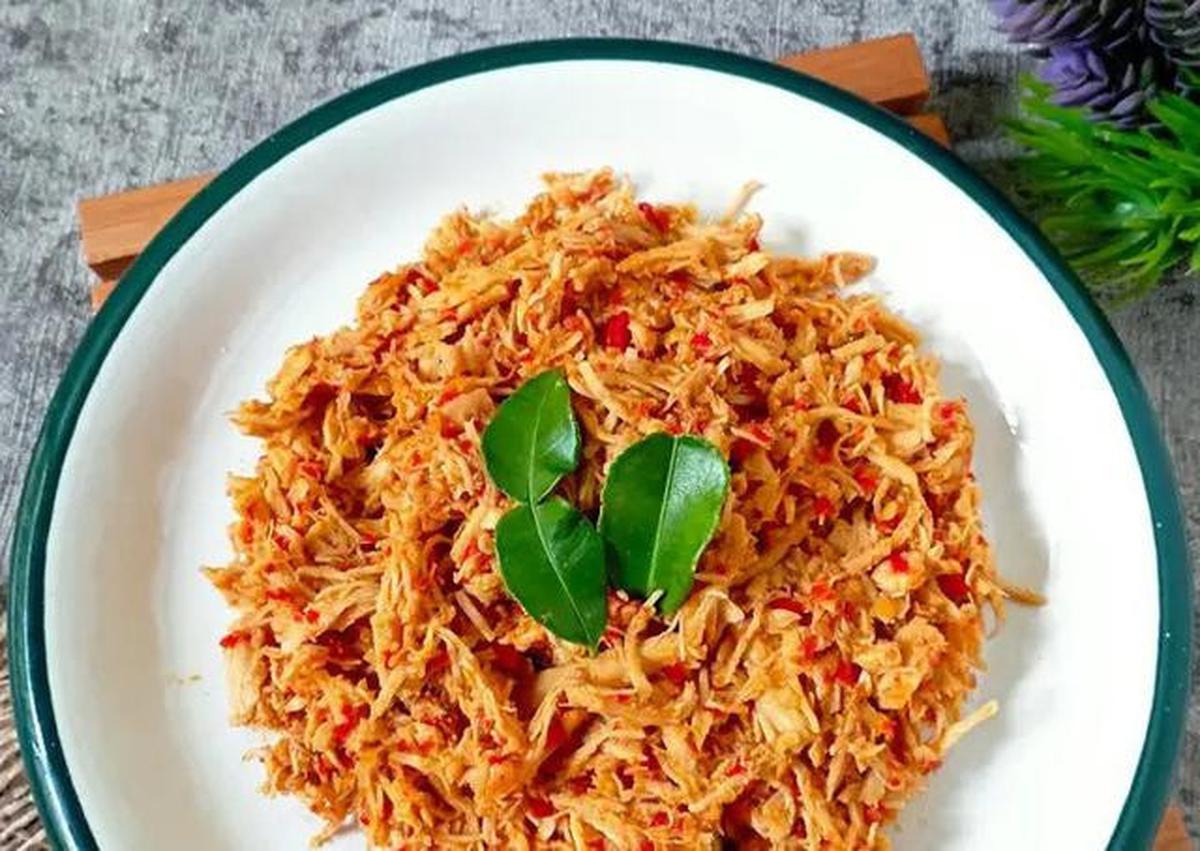 Ayam Suwir Bumbu Rujak yang Menggugah Selera