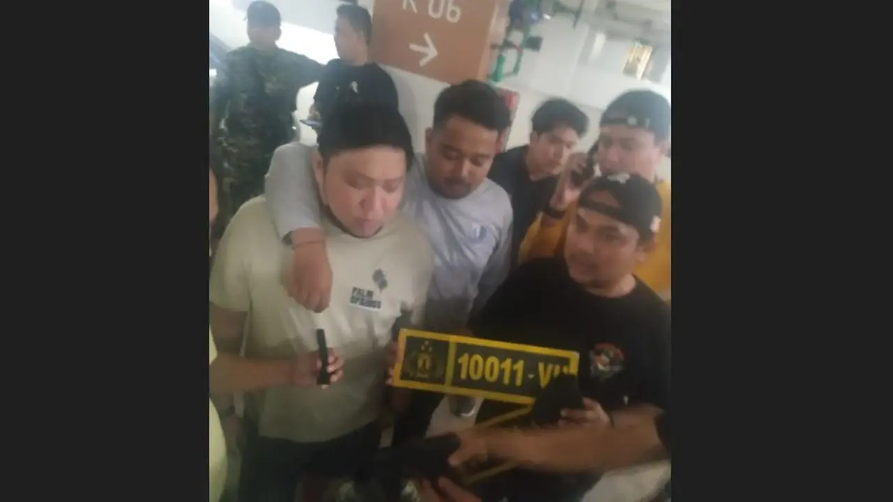 Polisi tangkap pengemudi belagak koboi yang menodongkan pistol ke sopir taksi online di Tol Dalam Kota kawasan Tomang, Jakarta Barat