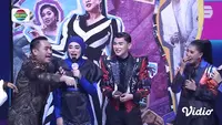 'Mabuk Duit' Kier King (Philippines) Memukau Dewan Juri dan Komentator Top 9 D’Academy Asia 6 Group 2