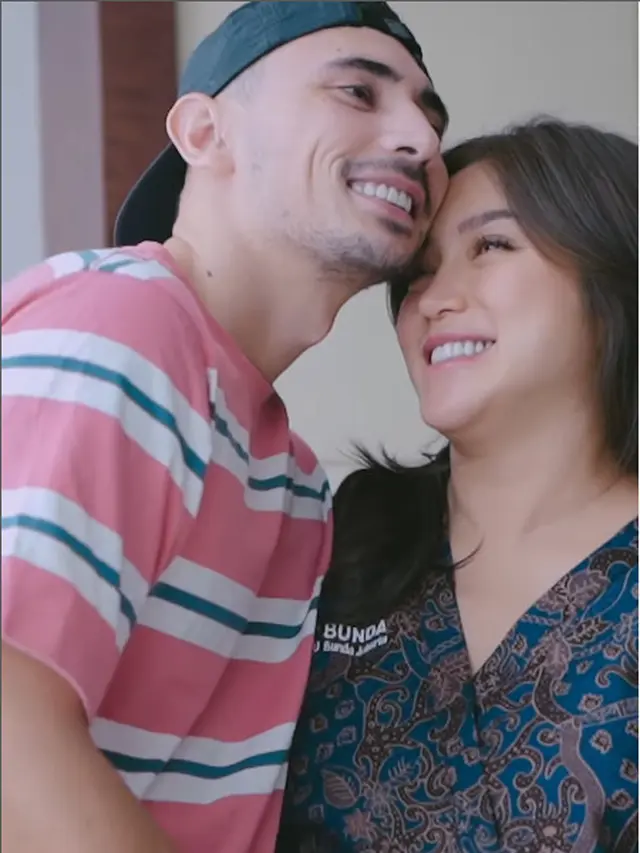 6 Potret Jessica Iskandar Didampingi Vincent Verhaag ketika Melahirkan,