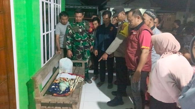 Kisah Pilu Bayi dan Sepucuk Surat: Jeritan Utang Orang Tua