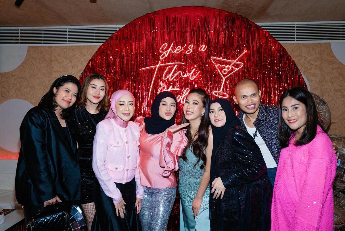 Gaya Seleb yang Hadir di Ultah Marlene Hariman, Aurel Hermansyah Curi Perhatian - Azizah Salsha Paling Disorot
