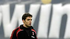 AC Milan's midfielder Kaka arrives on the field prior his team's Italian Serie A match against Fiorentina on January 17, 2009 at San Siro Stadium in Milan. AFP PHOTO/DAMIEN MEYER