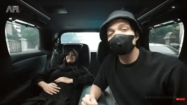 Atta Halilintar - Aurel Hermansyah (Foto: YouTube)