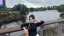 Menjadi brand ambassador dari sebuah tim e-Sport, cukup banyak kalangan pecinta game yang menjadi penggemar Shannon. Kerap tampil stylish dengan gaya kasulanya, berbagai potretnya yang diunggah dalam media sosial Instagram pun kerap panen pujian. (Liputan6.com/IG/@shannonnwong)