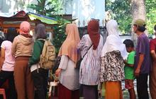 Momen Idul Adha, Mayjen Kunto Arief dan Istri Undang Para Pemulung Untuk Makan Bersama