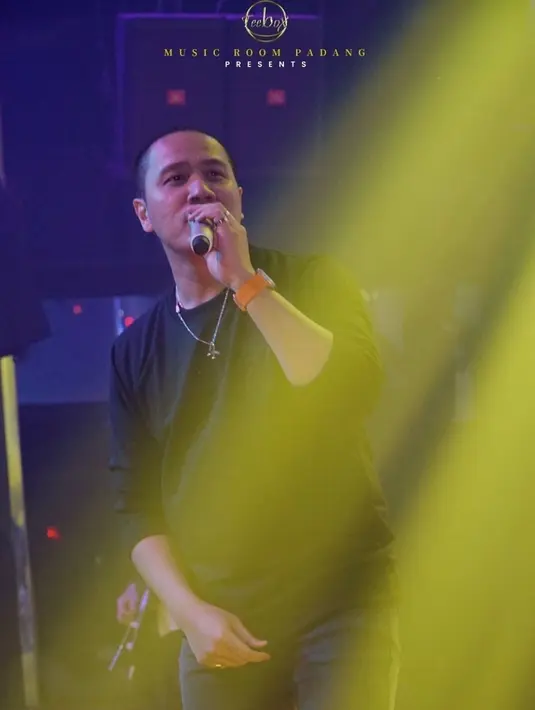 [Instagram/ressaherlambang]