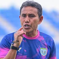 Bima Sakti Jadi Pelatih Baru Persela Lamongan: Jajaki Debut di Level Klub