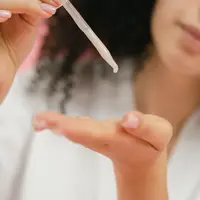 Kondisi lingkungan yang berubah dapat mempercepat hilangnya kelembapan alami kulit (Sumber: Pexels.com)