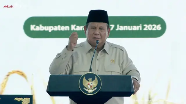 Presiden Prabowo Subianto dalam Panen Raya dan Pengumuman Swasembada Pangan, di Karawang, Jawa Barat, Rabu (7/1/2026). (Liputan6.com/Arief)