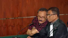 Terdakwa dugaan korupsi pembangunan Dermaga Sabang Heru Sulaksono  di Pengadilan Tipikor Jakarta, Kamis (2/10) (Liputan6.Com/Miftahul Hayat) 